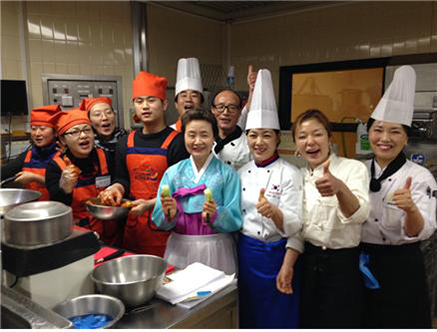 74945d7bec8bcf16de882f5156e561ad_1568959773_5659.jpg 2014 해외한식당 종사자 교육 – 영국, 런던 관련 이미지