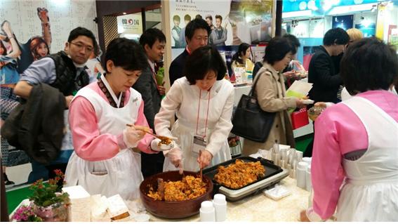 74945d7bec8bcf16de882f5156e561ad_1568962200_6676.jpg 2015 동경식품박람회 – Foodex Japan 2015/제40회 관련 이미지