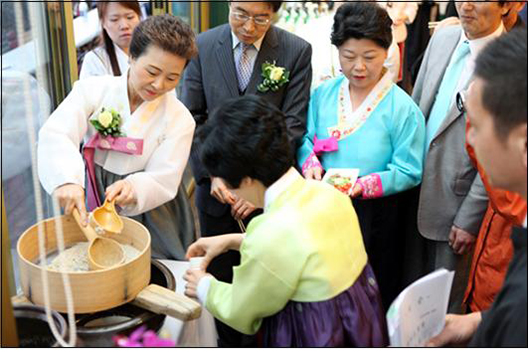 cb029538555552607d4671d27af2dc05_1568614163_718.jpg 제 2회 한국 전통주 주향사 발표회 및 시음회 관련 이미지