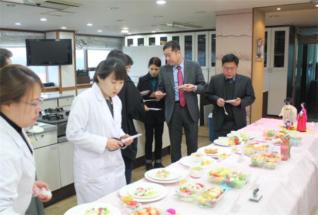 cb029538555552607d4671d27af2dc05_1568617642_0885.jpg 2013 과일카페 “서리”, 과일도시락 메뉴개발 관련 이미지