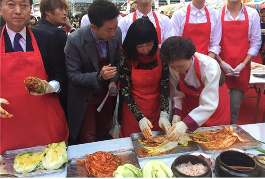 일본 아사쿠사 거리 한식홍보 행사 관련 이미지
