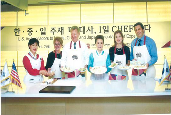 f828d2588be4169371d5fce141d2baf4_1569205998_9958.jpg 3국 미대사 만두만들기 체험 관련 이미지