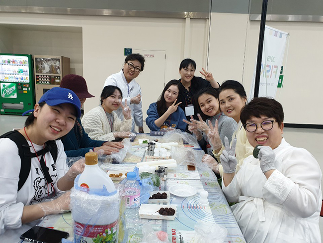 9d93d1e2bba1126c46b53094e0ab150b_1571617193_3885.jpg 2019년 국제외식산업박람회 행사 관련 이미지