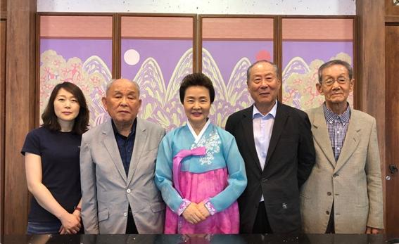 9d93d1e2bba1126c46b53094e0ab150b_1571631159_7722.jpg 미수복경기도민회 개성시민회 송도지 편집부임원방문 관련 이미지