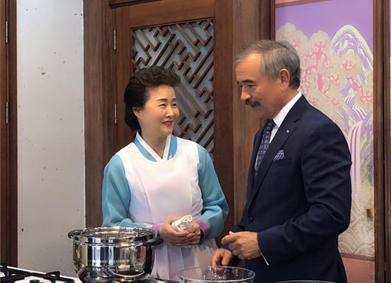 9d93d1e2bba1126c46b53094e0ab150b_1571631638_3628.jpg 미국 해리스 대사 방문 관련 이미지