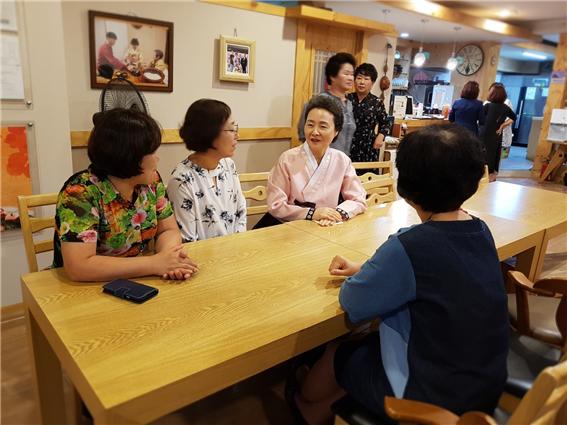 167ba5431d70bdeddfff3faf46dd9e63_1574643513_3973.jpg 제천 향토음식 활성화를 위한 세미나 관련 이미지