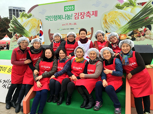 4409e41f1cc25d07c9f3e41168f6a97f_1572852867_126.jpg 2015 사랑의 김치 관련 이미지