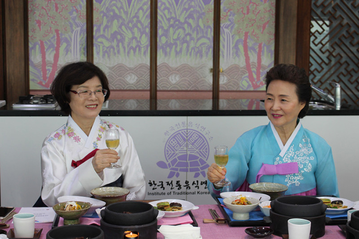 주한중국대사관 릴리 여사님 방문 관련 이미지