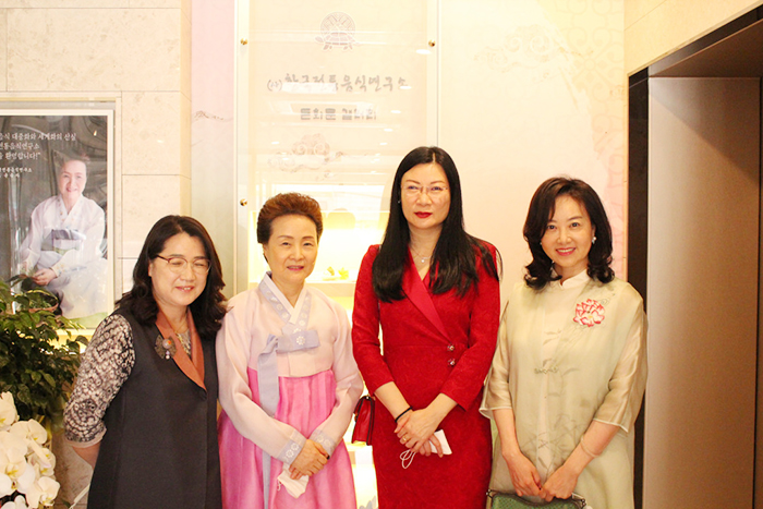 주한중국대사관 대사관 탄위준대사 사모님 방문(우호협회 취환회장 동행)