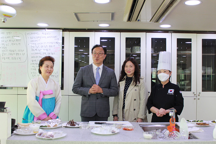주스리랑카 정운진 대사님과 한수정 사모님 방문 관련 이미지