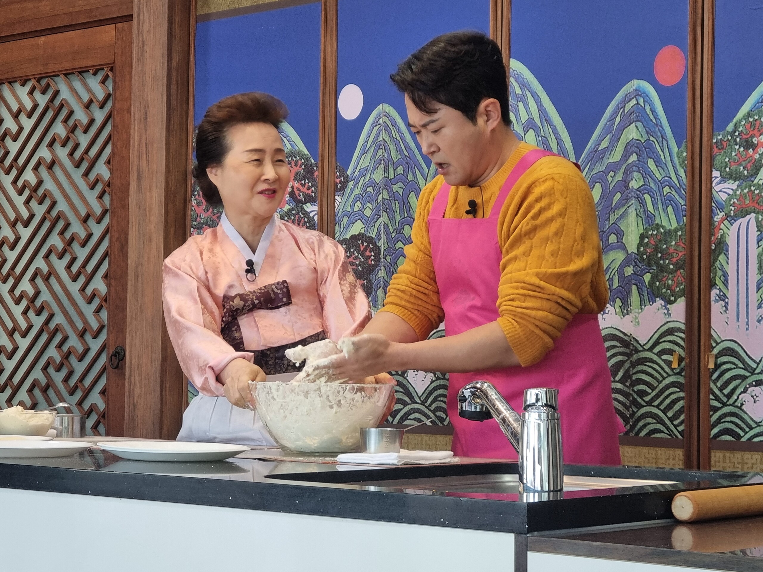 tvN [슈퍼푸드의 힘] –  요린이 MC 임호의 우당탕탕 전통음식 체험 관련 이미지