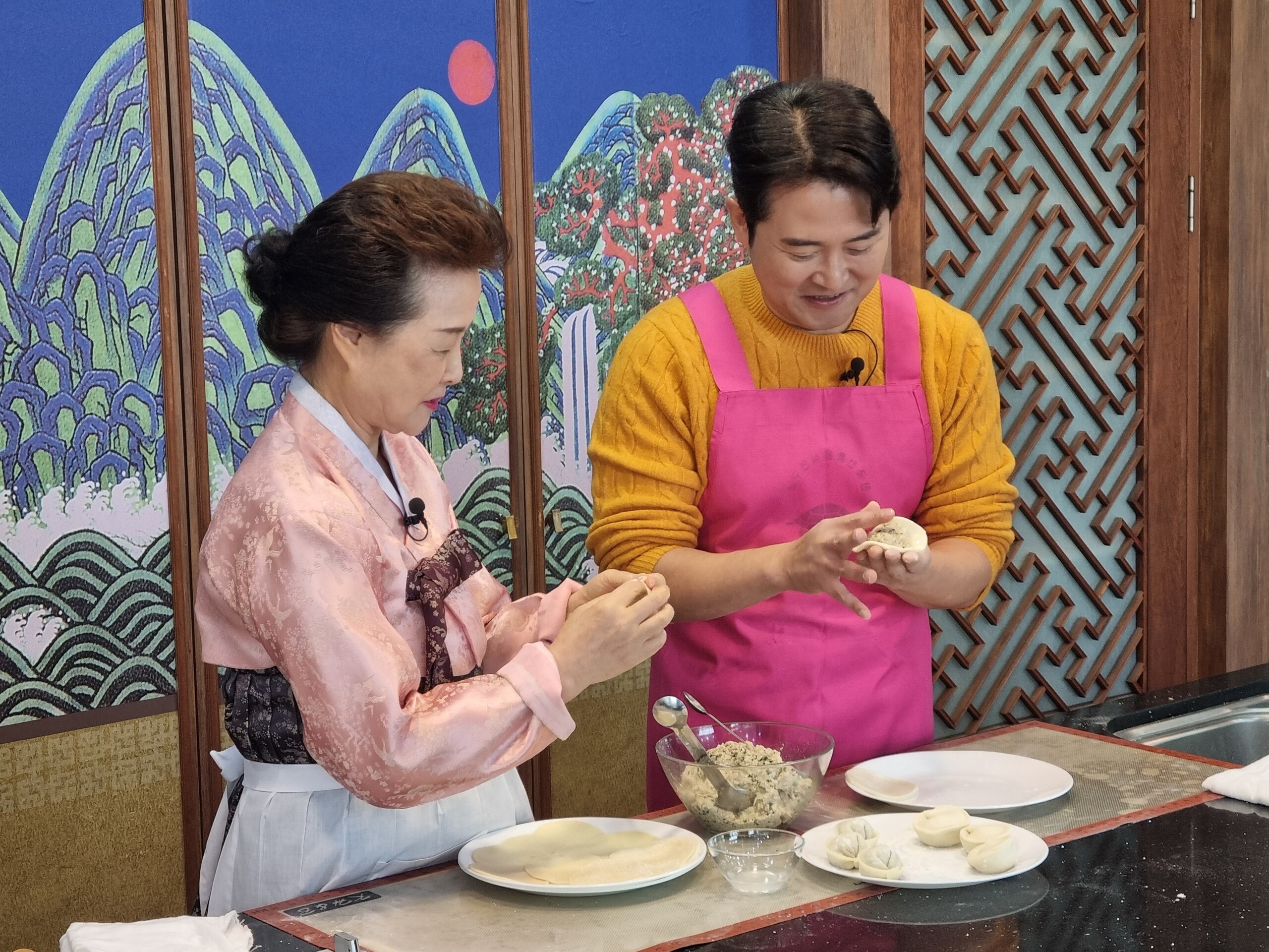 tvN [슈퍼푸드의 힘] –  요린이 MC 임호의 우당탕탕 전통음식 체험 관련 이미지