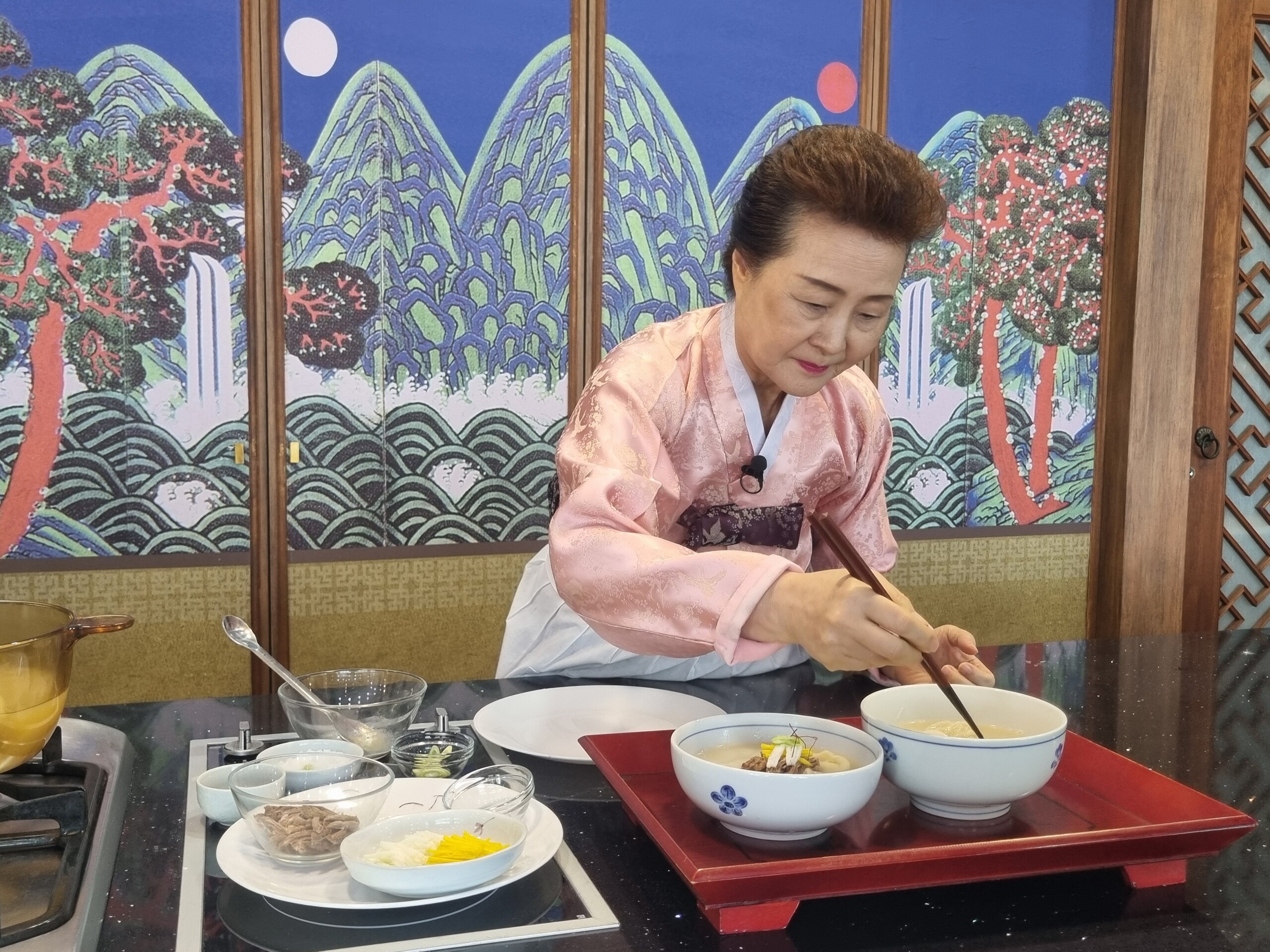 tvN [슈퍼푸드의 힘] –  요린이 MC 임호의 우당탕탕 전통음식 체험 관련 이미지