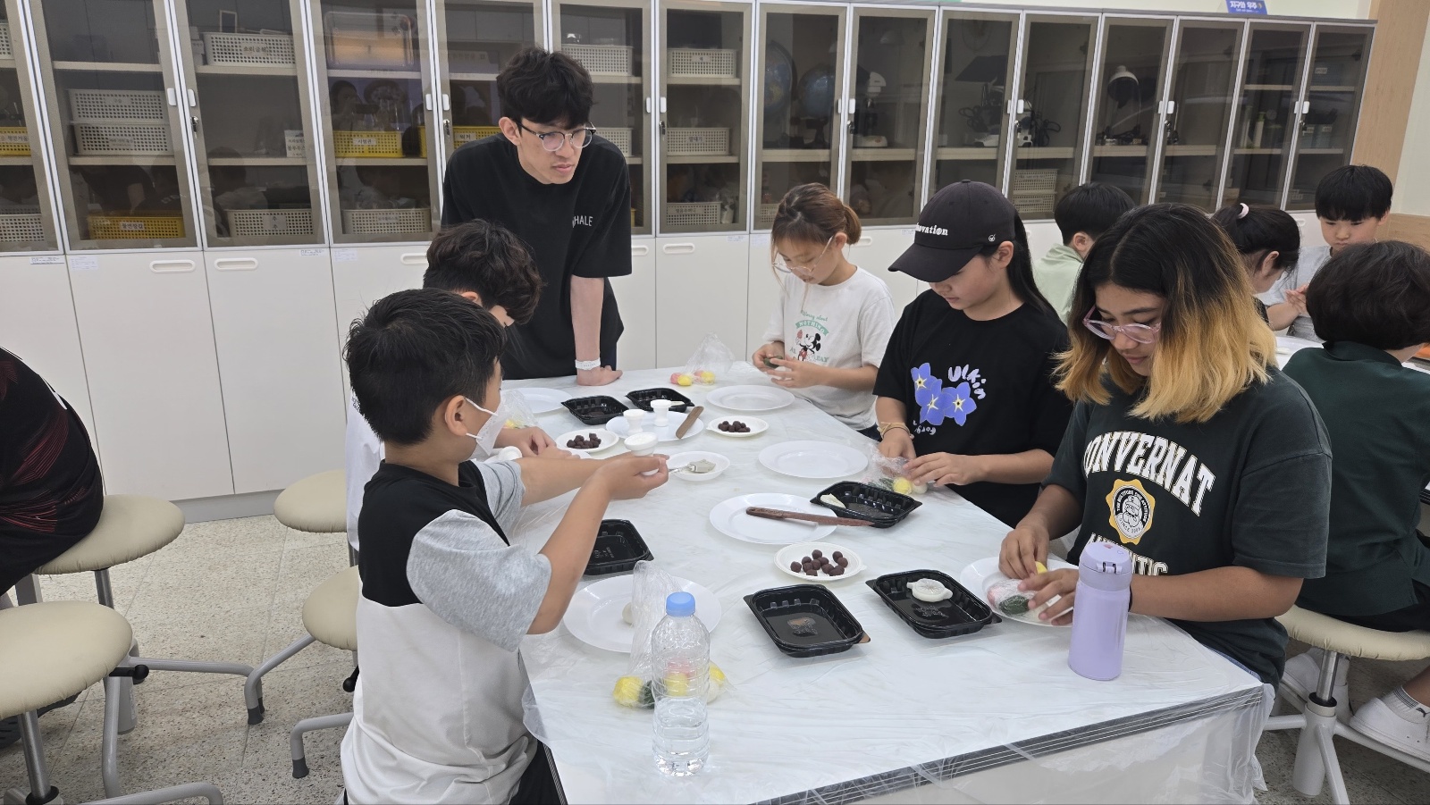 [교육] ‘개성음식에 대한 이해와 전통 떡 만들기’ 학생 체험 교육 -4- 관련 이미지
